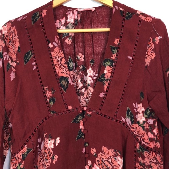 Altard State Woman’s Floral Long Sleeve V-Neckline Lace Button Burgundy Top Sz L - Picture 3 of 12